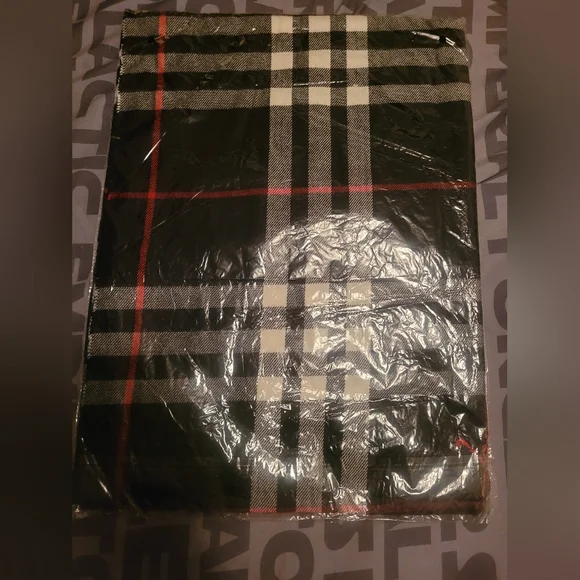 Scarfs - Picture 2 of 2